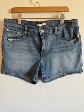 Levi’s Mid Length Denim Shorts Size 33 Light Wash Stretch Jean